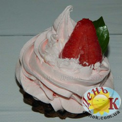 Клубничные капкейки
