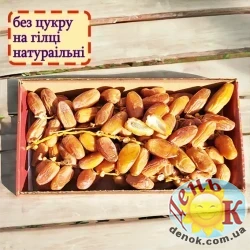 Финики сушеные на веточке