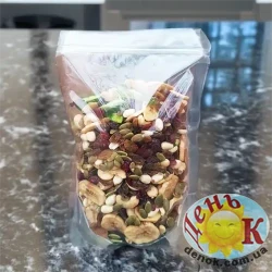 Смесь орехов и сухофруктов